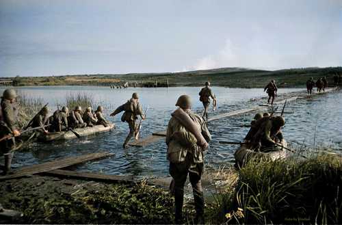 Crossing the river at Voronezh. June 1942