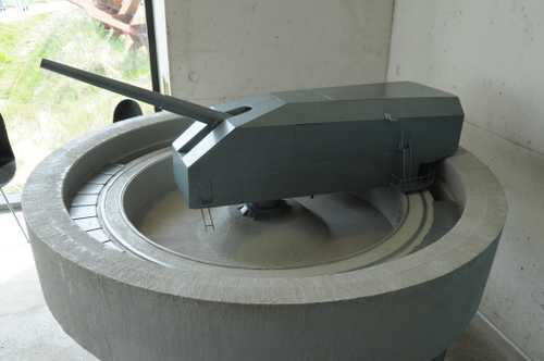 German 380mm cannon (miniature model)