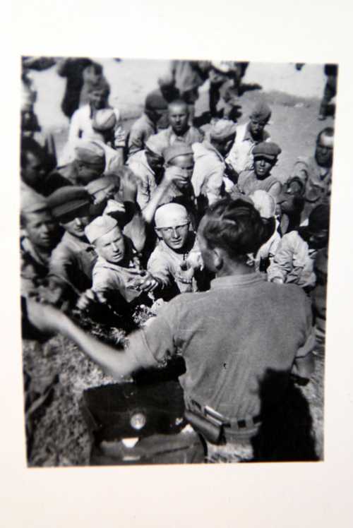 Feeding prisoners of war. 